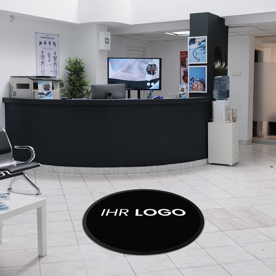 fussmatte-dark-mit-logo-beispiel